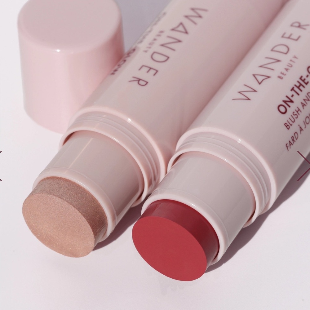 Wander Beauty Dual Blush Stick - nude glow and strawberry Fields